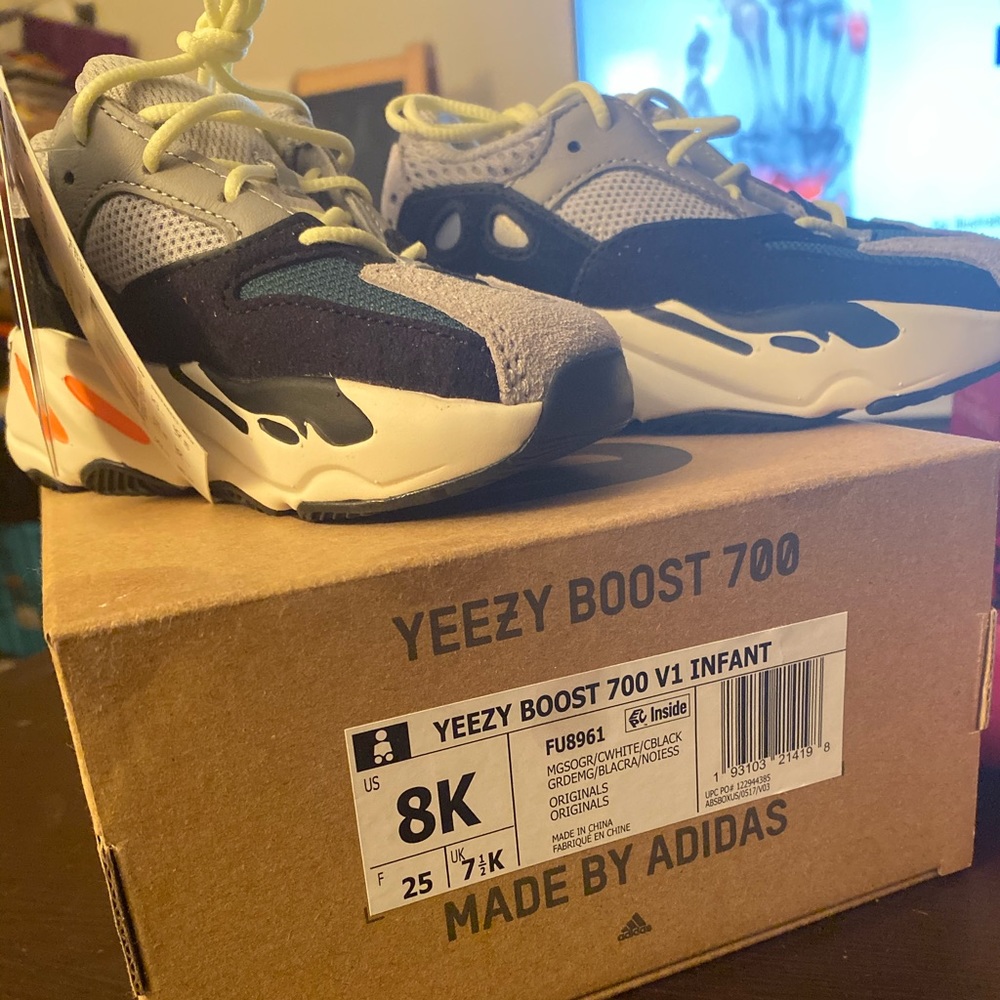 Yeezy boost 700 kids